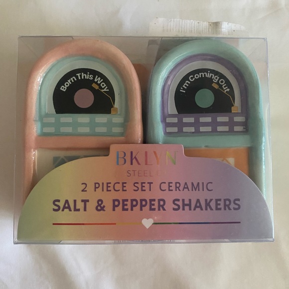 Jukebox Salt and Pepper Shaker Set - Picture 4 of 4